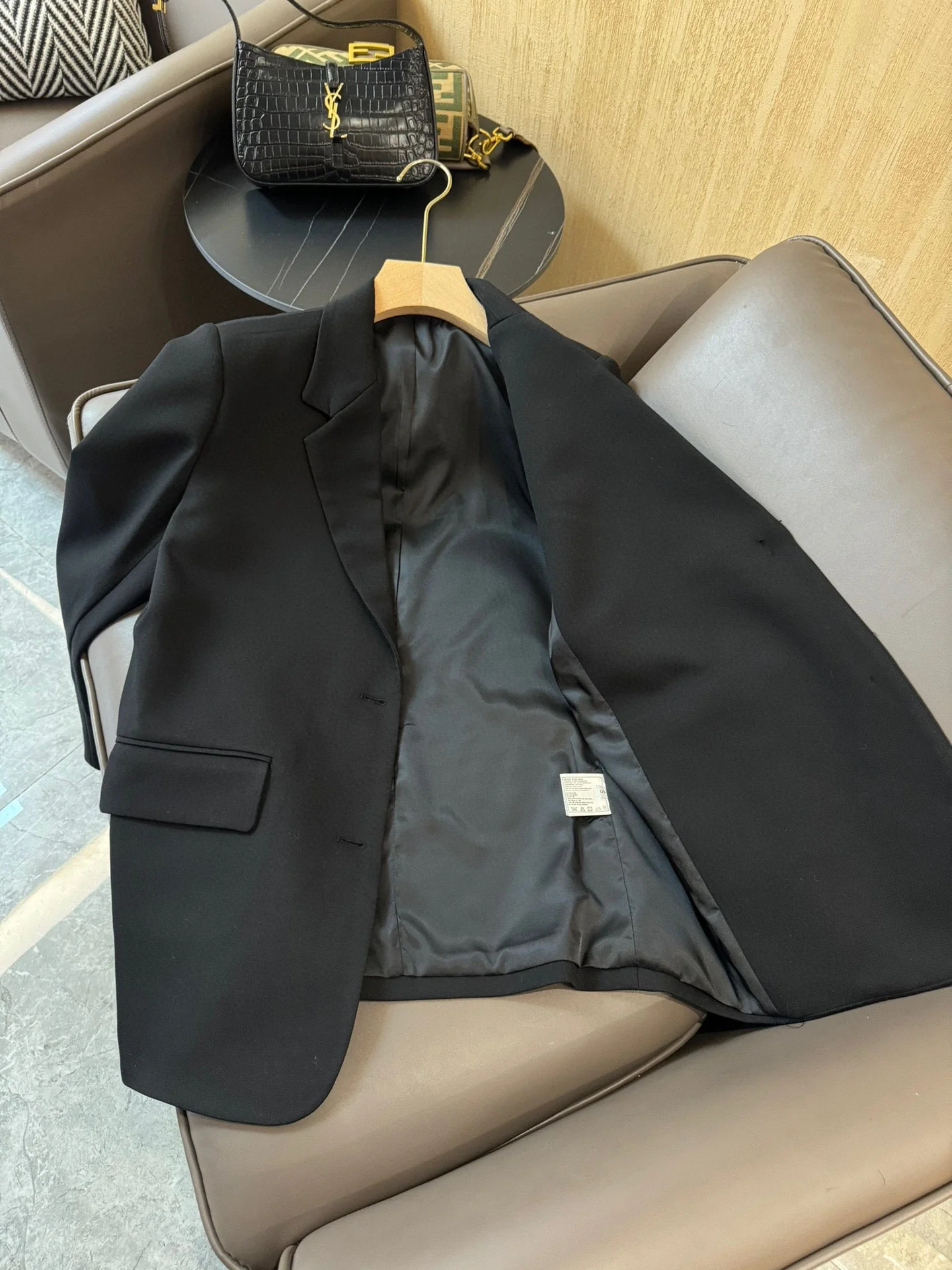 Новый пиджак Chanel 2403-4SS