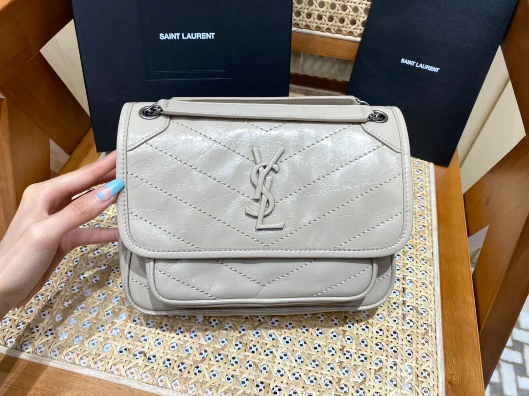 YSL Small Niki Leather - Светло-серая телячья кожа с масляной пропиткой и воском - С D-образной пряжкой - 1 шт.