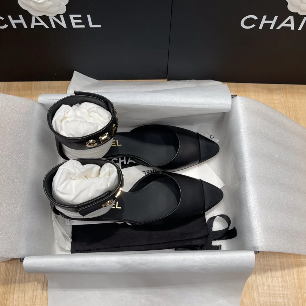 Chanel - Черные ботинки