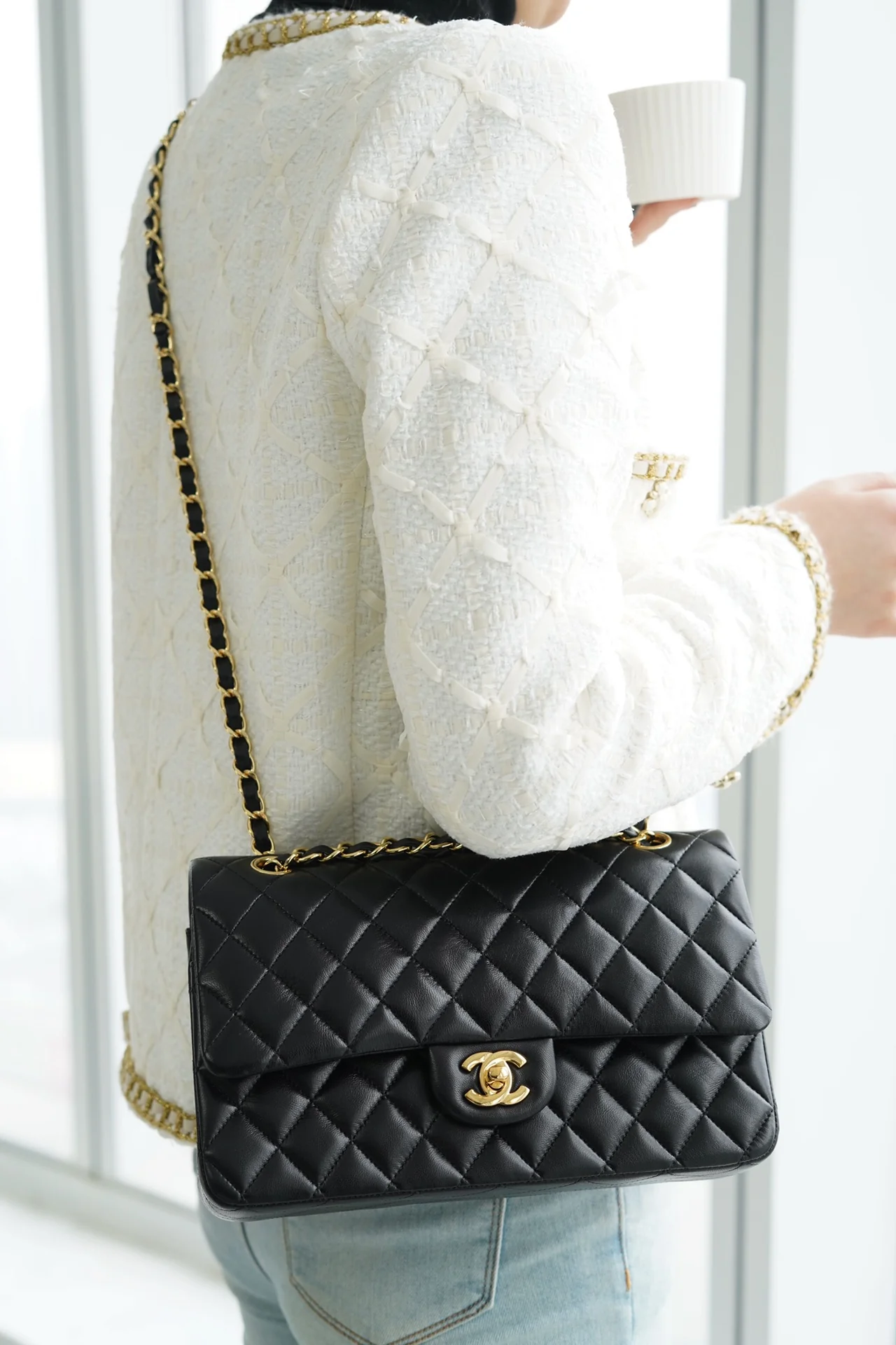 Сумка Chanel CF Medium - 25 см - из черной овечьей кожи с золотой пряжкой - CF25