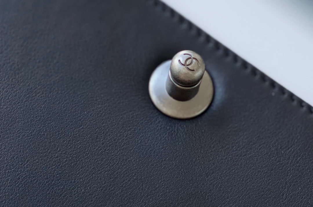 Chanel Le Boy 25 - Черная телячья кожа - Винтажная серебряная пряжка