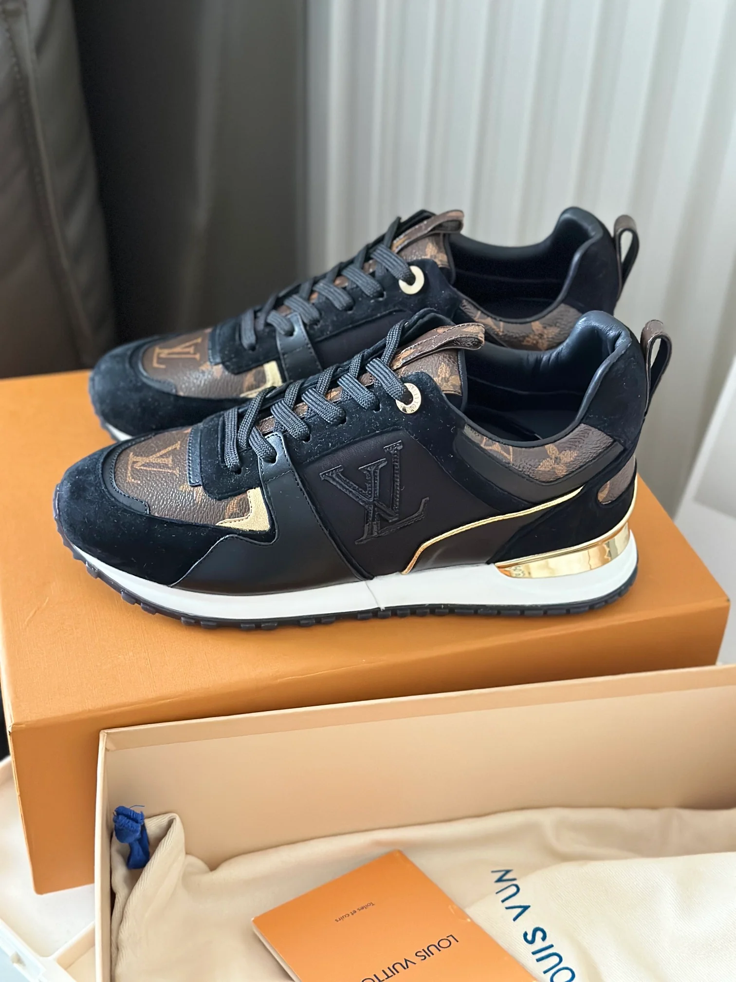 Кроссовки LV Runaway - серия Monogram - базовый стиль