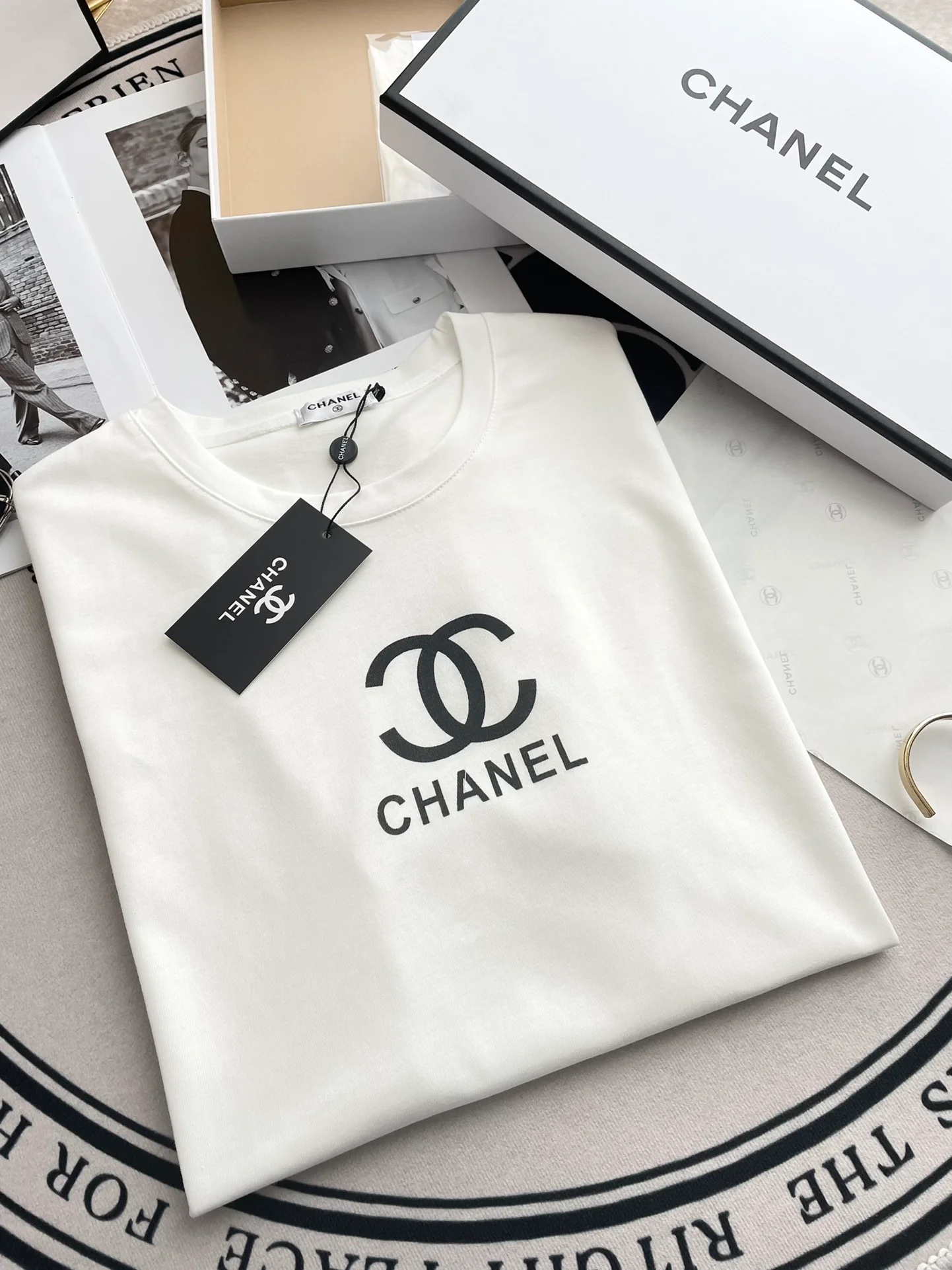 Chanel 2403 - Простая свободная хлопковая футболка с коротким рукавом