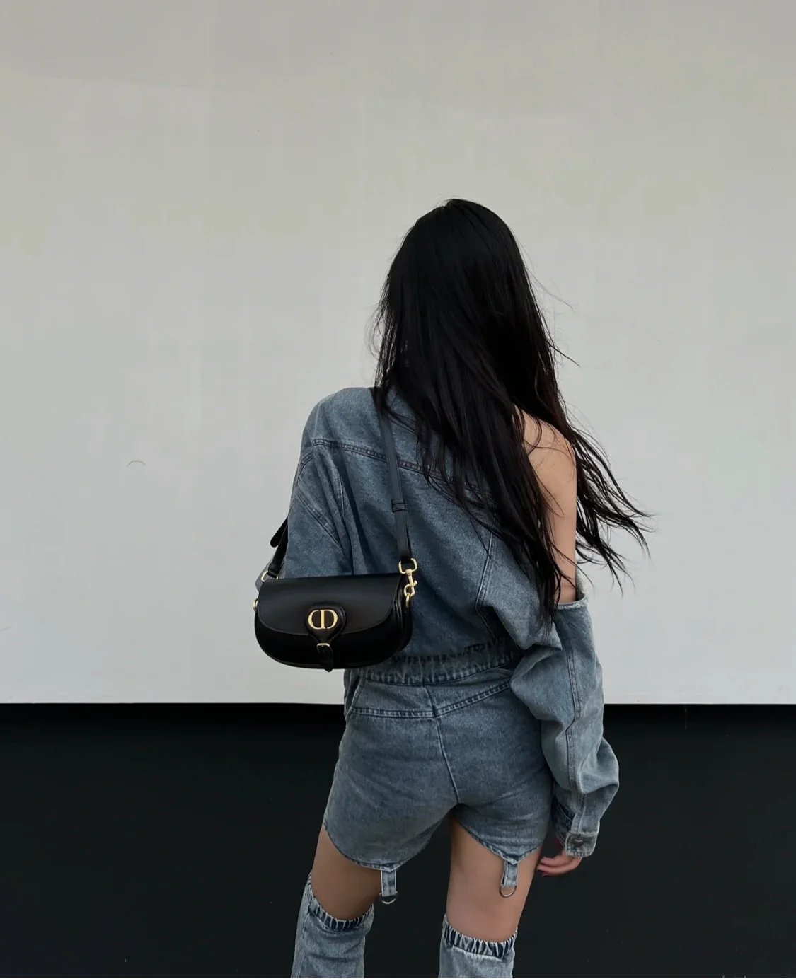 Сумка Dior Bobby Series East-West Underarm Bag - Черная - Фотографии в одежде