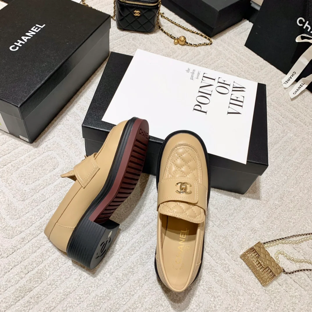 Стеганые лоферы на платформе Chanel - абрикосовый цвет