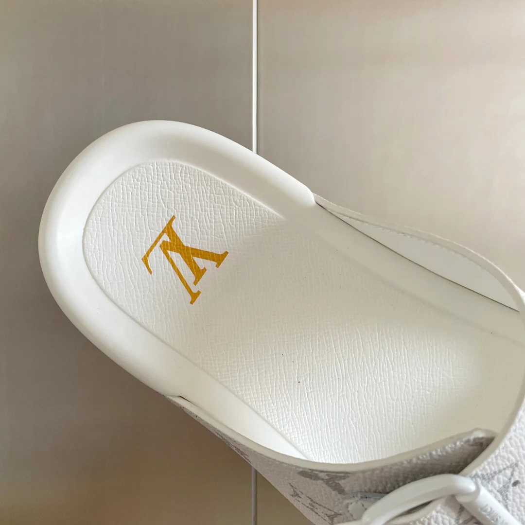 LV 2023 Новая серия кроссовок Monogram White