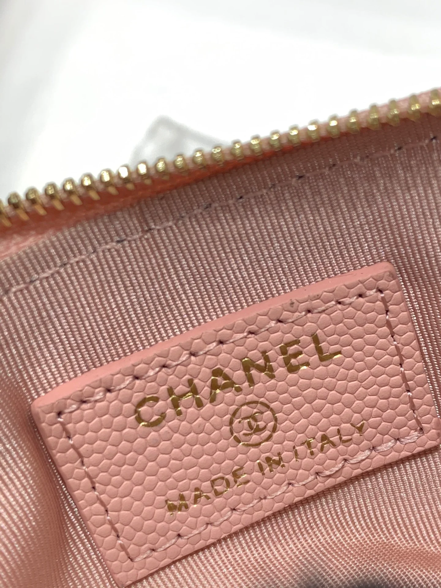 Chanel 19 серии - Классический кожаный кошелек на молнии - Розовый с золотой фурнитурой