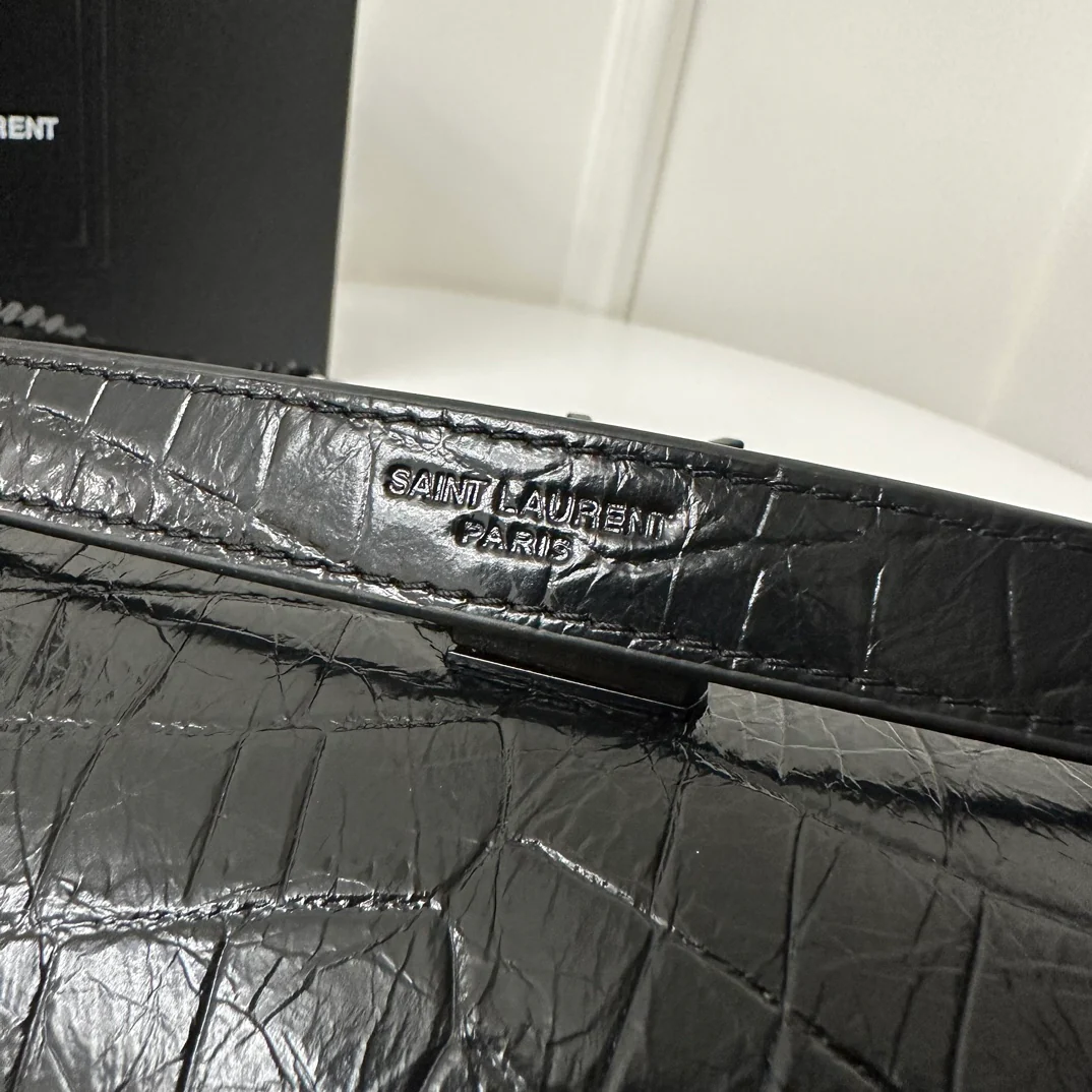 Сумка-шоппер YSL Niki - с крокодиловым принтом - черная