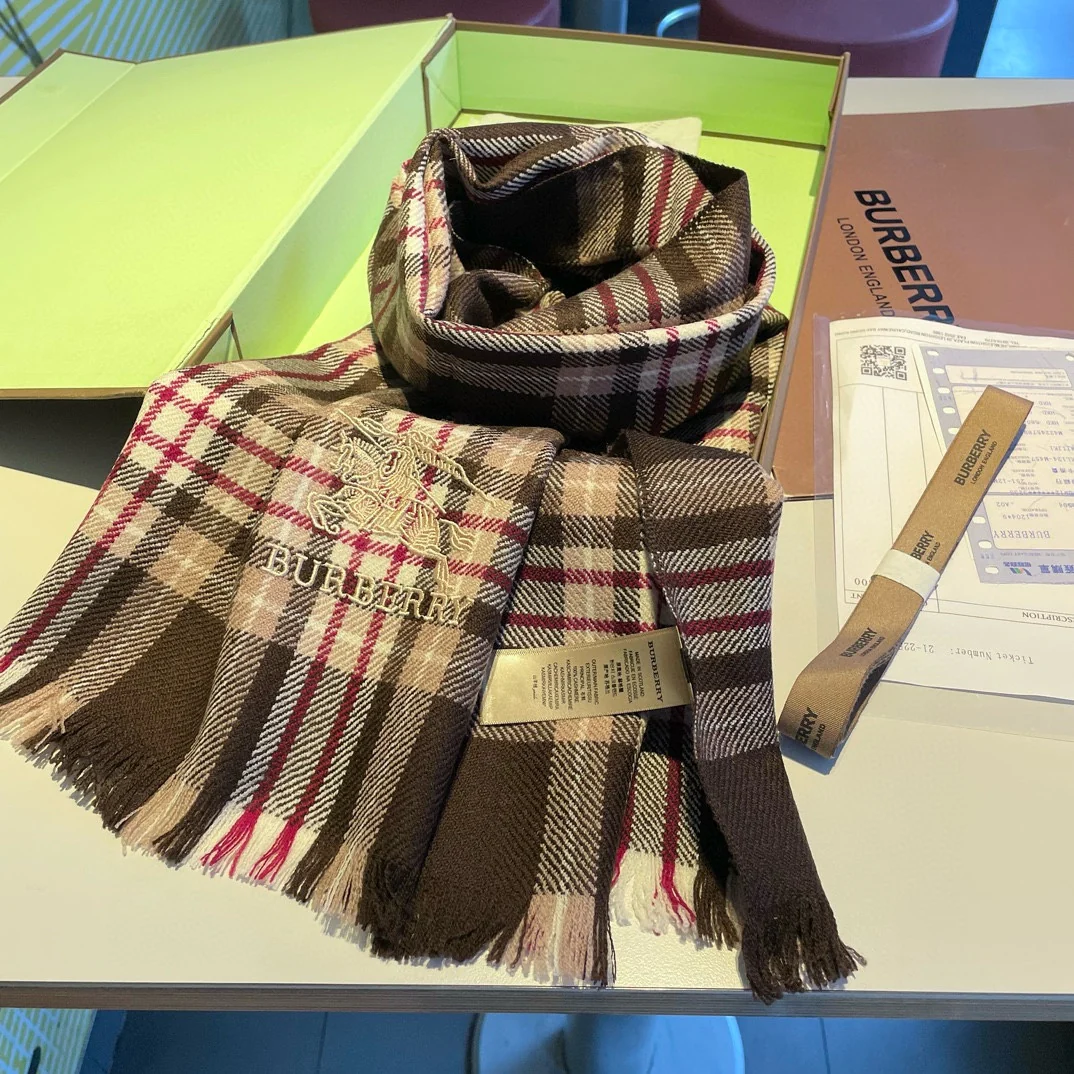 Классический клетчатый шарф Burberry 2024 года - 3 шт.