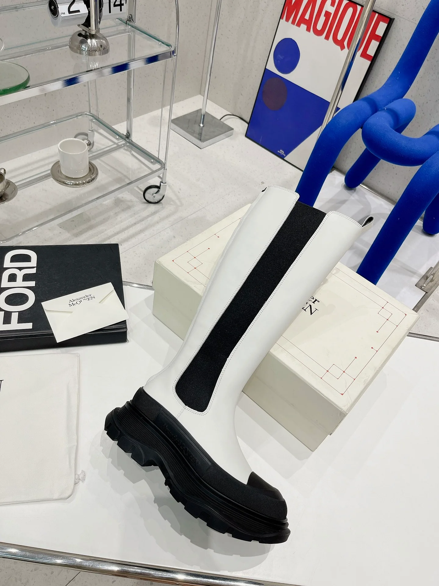 Коллекция McQueen 2022 года с подиума - Длинные сапоги - 1