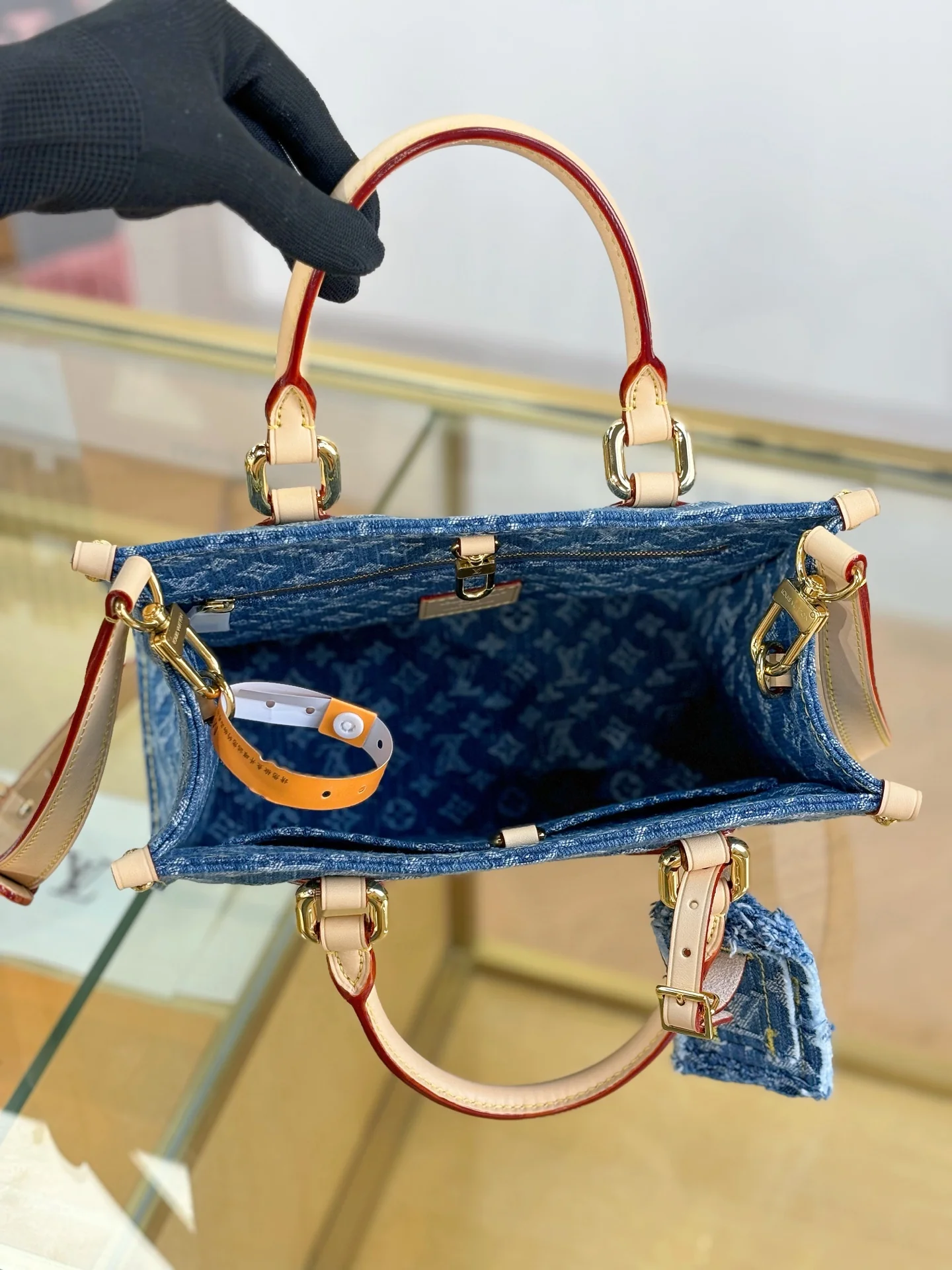 LV-m14633-onthego handbag-small-denim blue