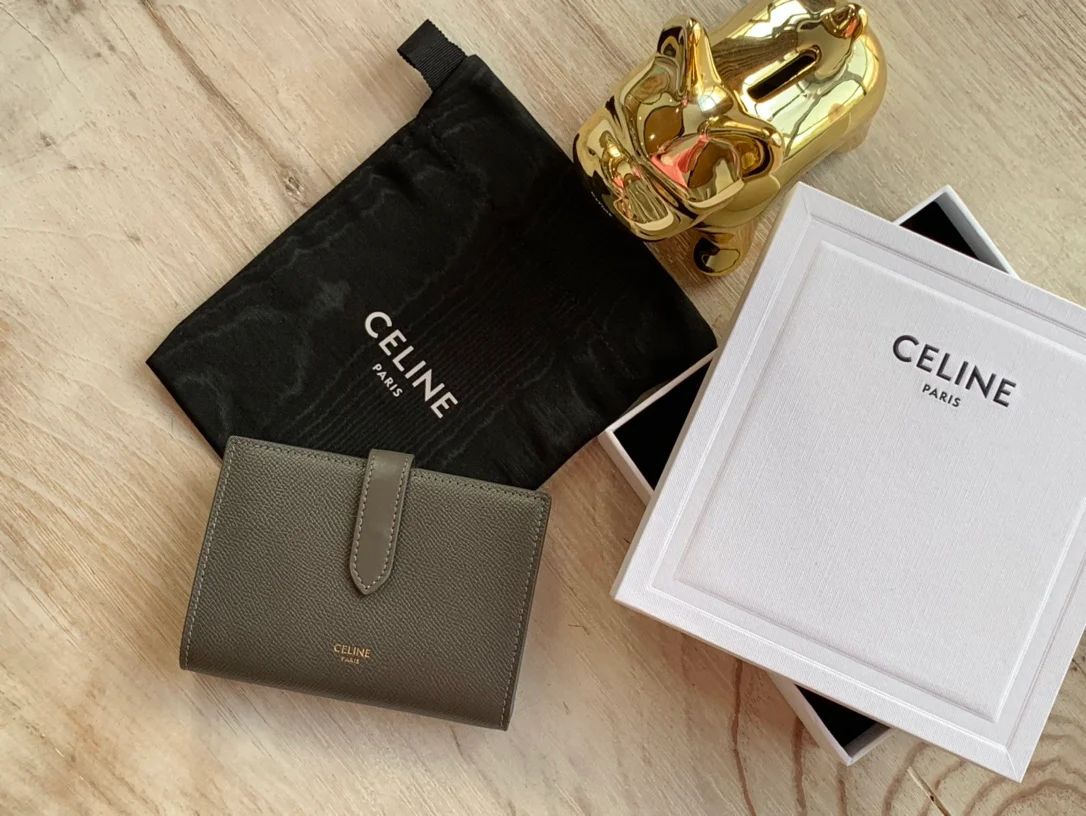 Кошелек Celine Strap из зернистой телячьей кожи — темно-серый