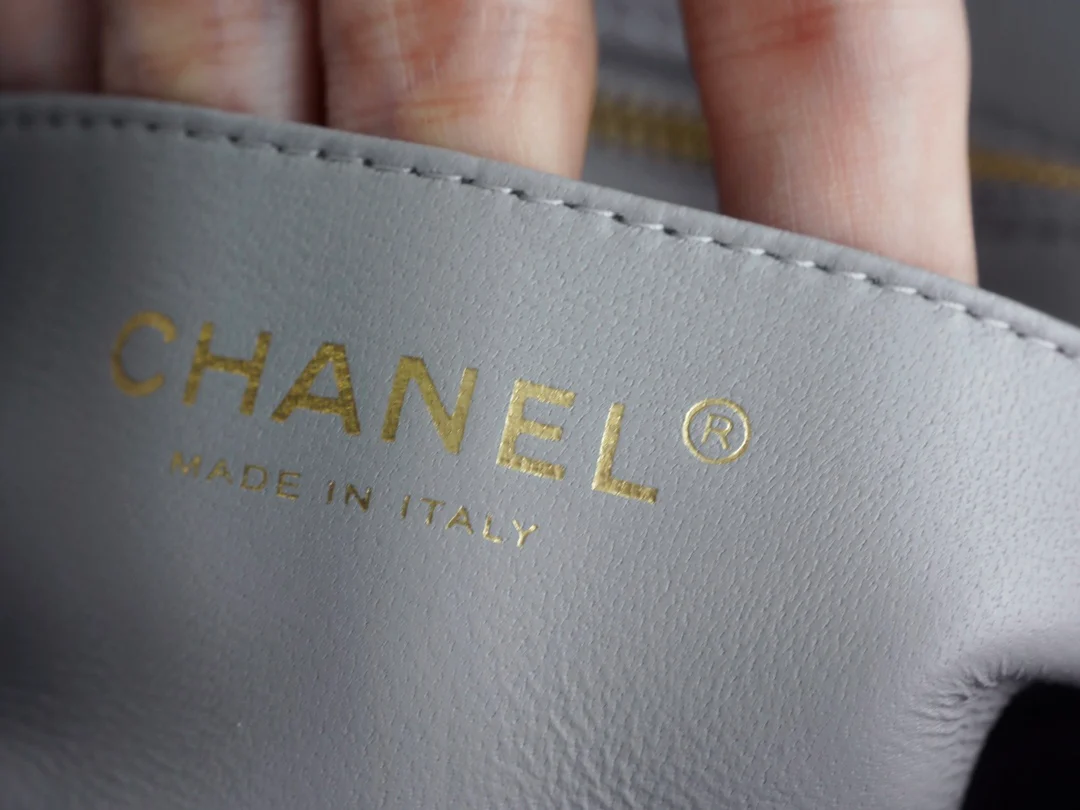 Мини-кювета Chanel CF Gold Ball - светло-серый