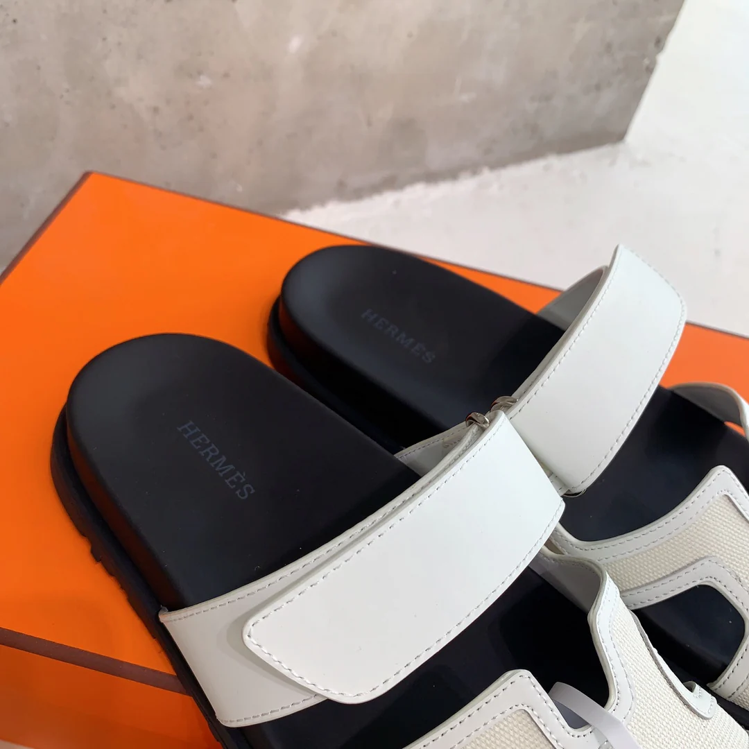 Шелковые кожаные тапочки Hermes - белые