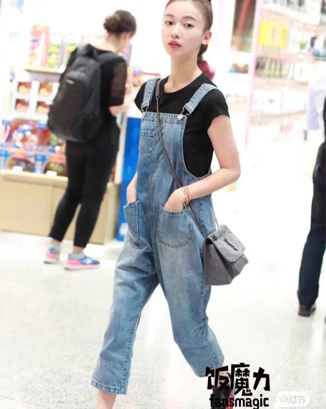 YSL - Маленькая модель Niki - Кожа коровы, обработанная маслом и воском, темно-серая - с пряжкой в ??виде D-образного кольца