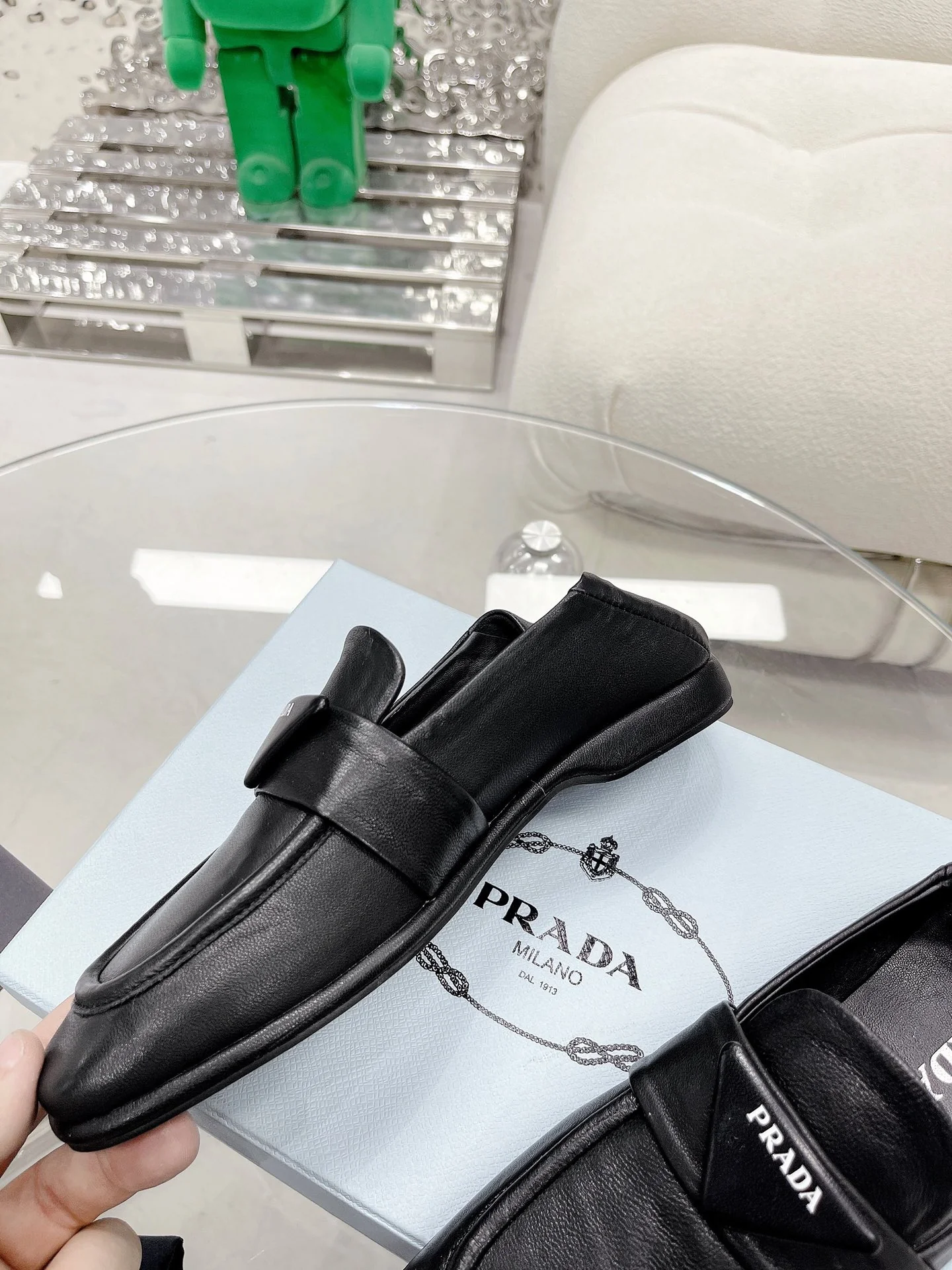 Коллекция Prada 2022 года с подиума - Балетки с закрытым носком - 1