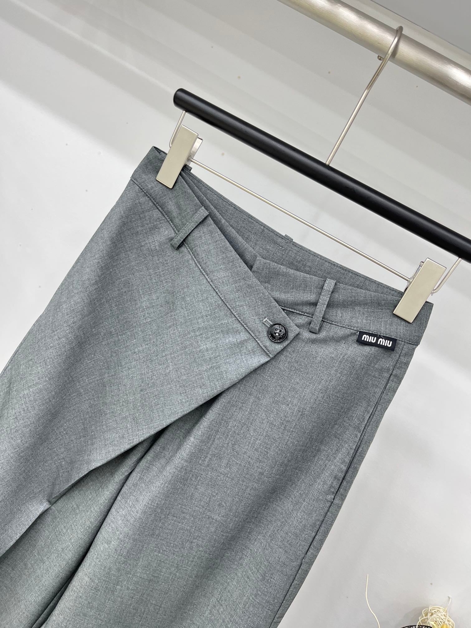 Miu Miu - 2404 - Новые брюки-платье с диагональной застежкой на пуговицы - Серые