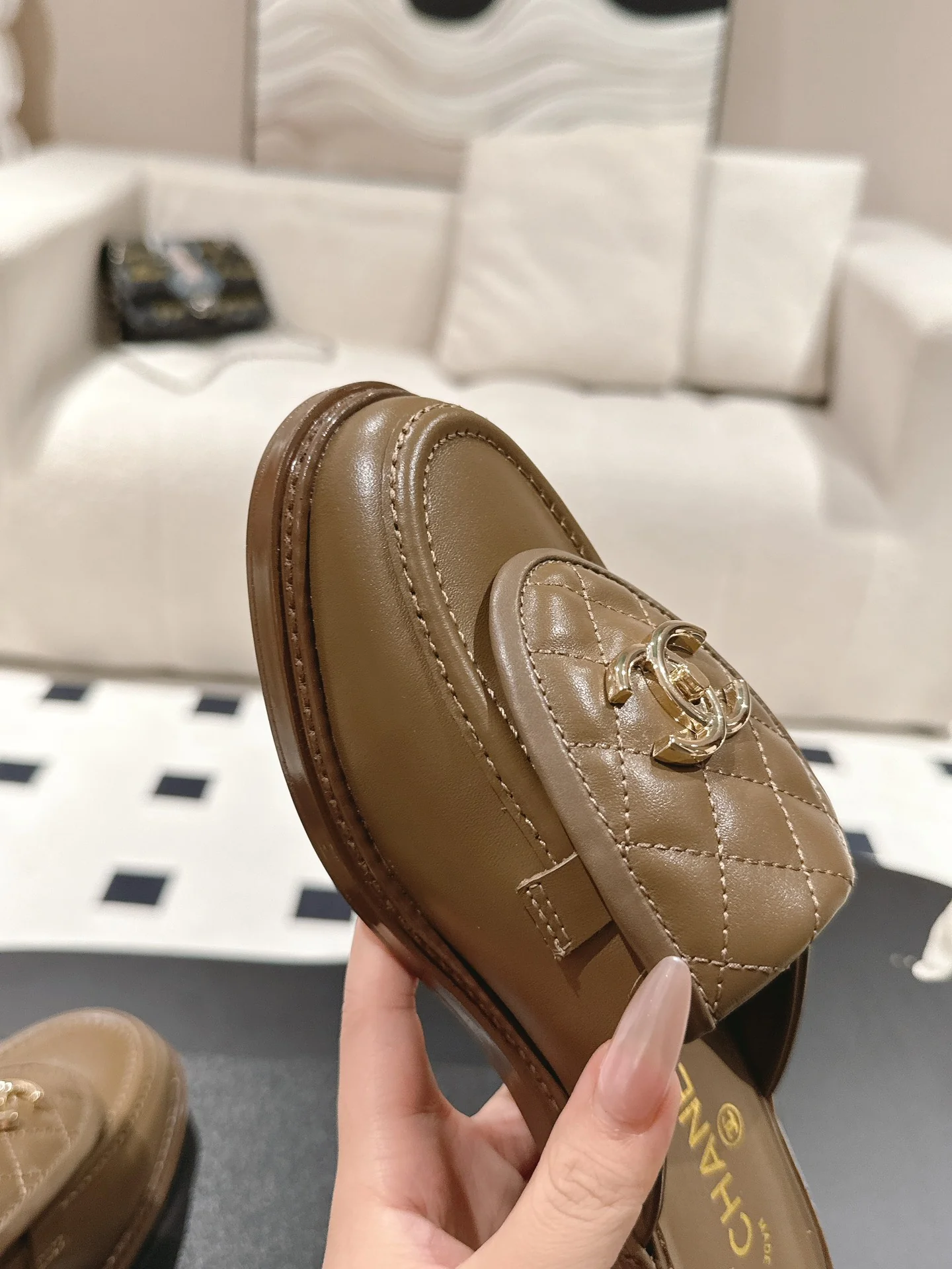 Сандалии Chanel 2024 в клетку - кофейно-коричневые