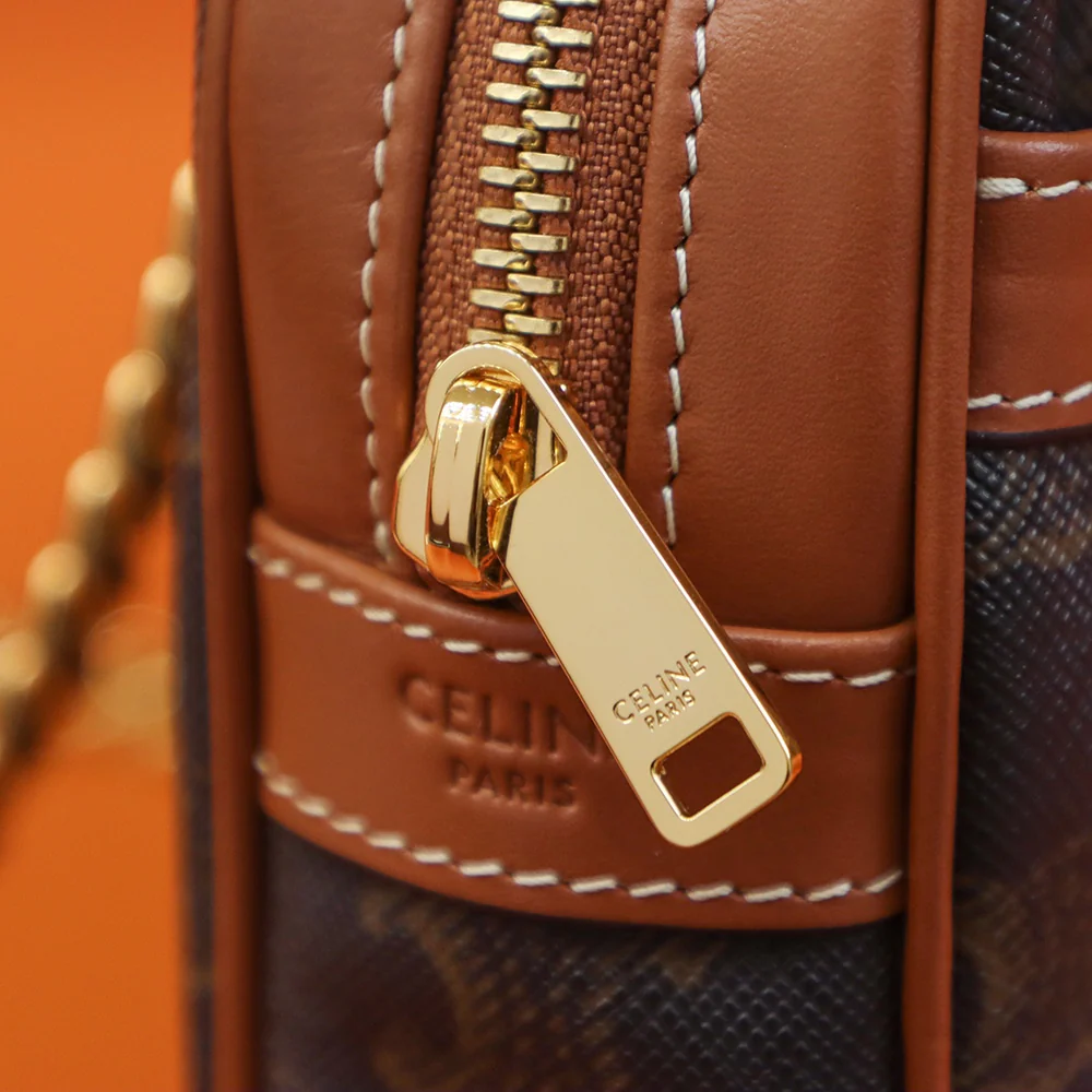 Сумка для фотоаппарата Celine Patapans Triomphe Classic Monogram через плечо