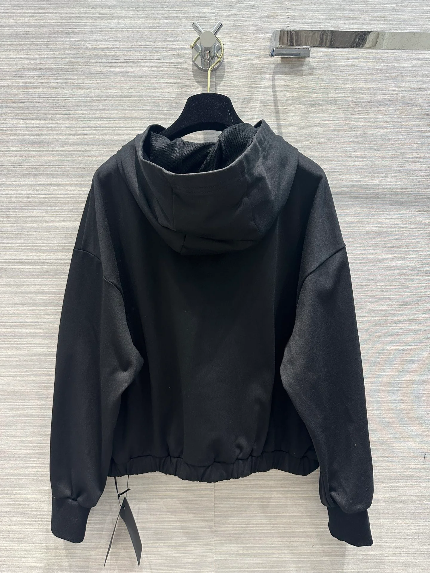 Новинка сезона весна/лето 2024 от Fendi: комплект из худи.