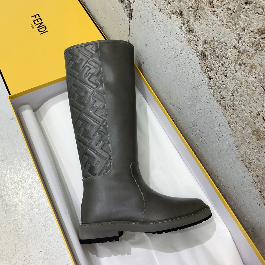 Fendi - Новинка сезона осень/зима 2022 - Сапоги для верховой езды