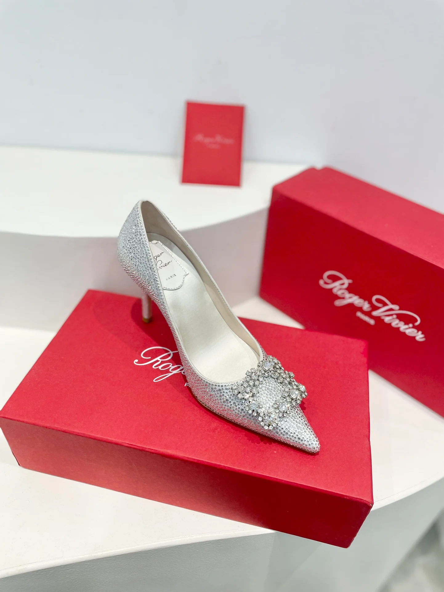 Обувь RV Shoes - Серия ?Кристальные туфли? - Туфли на высоком каблуке со стразами - Серебристые