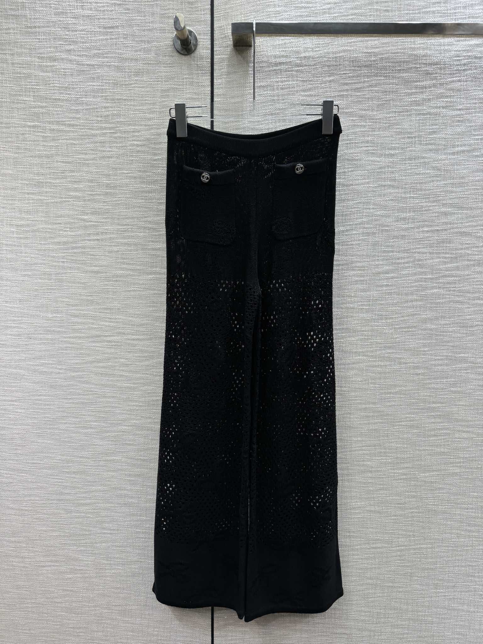 Chanel - 2403-24 Новейший элегантный вязаный комплект ранней весны с ажурным узором - Черный