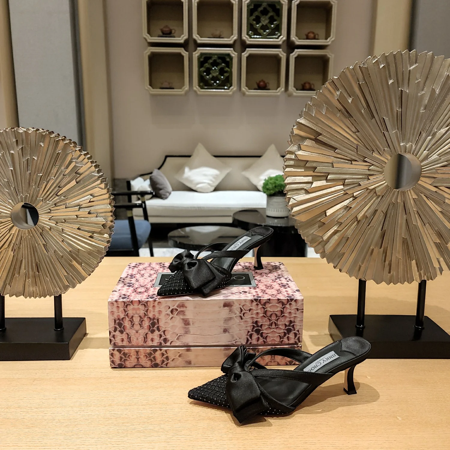 Босоножки на шпильке Jimmy с бабочкой, шелковые, черные