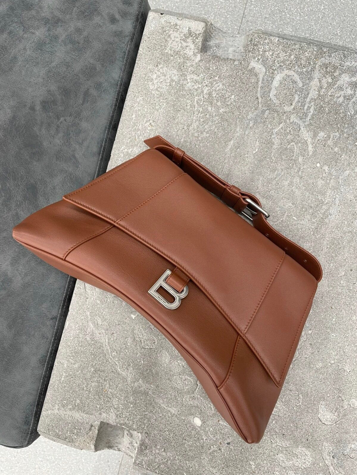 Сумка-кроссбоди Balenciaga Hourglass - 5