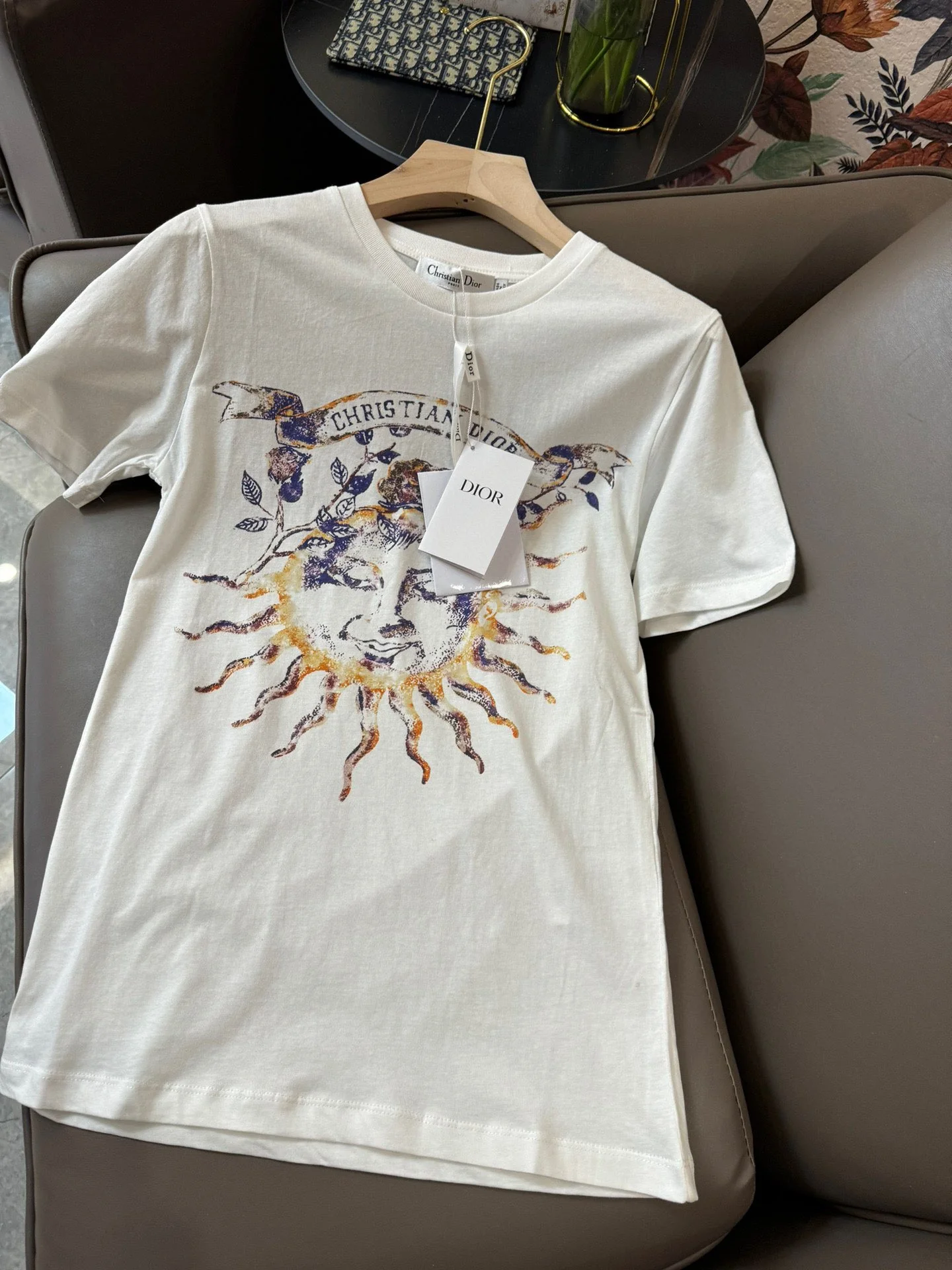 Футболка Dior 2403-24ss с принтом ?Новое солнце?