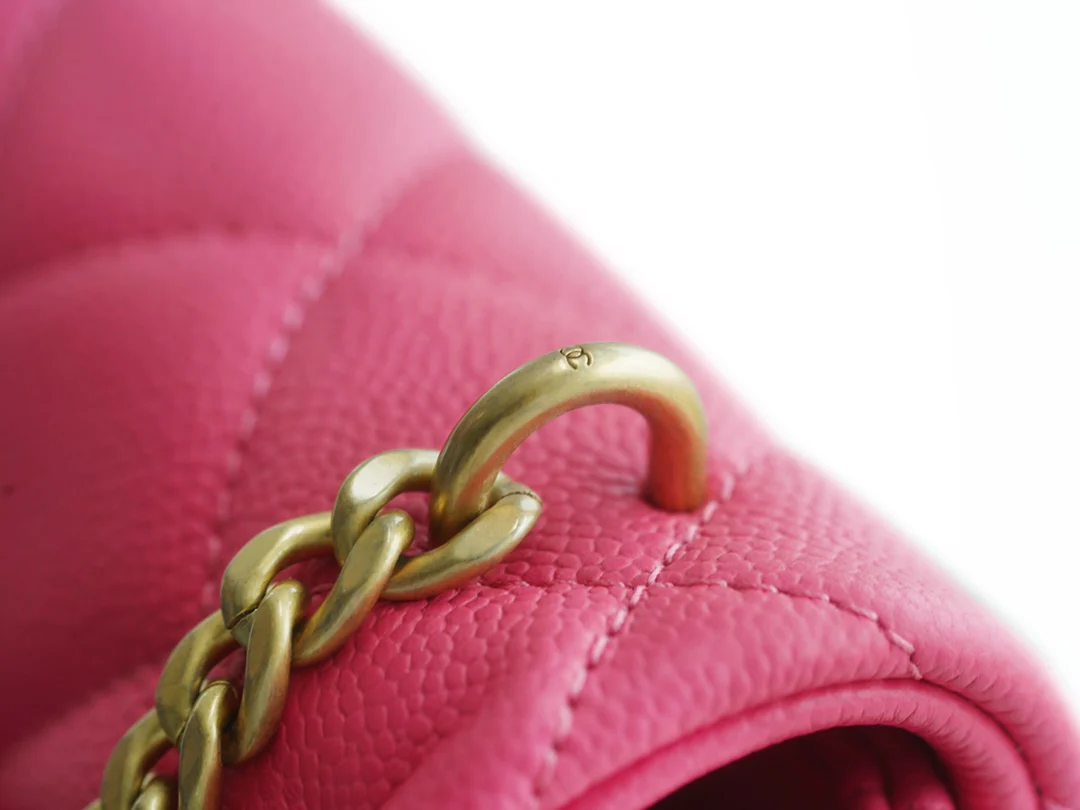 Новинка сезона весна/лето 2023 от Chanel - Сумка на цепочке в форме сердца - Сумка CF - Персиково-розовая - Мини