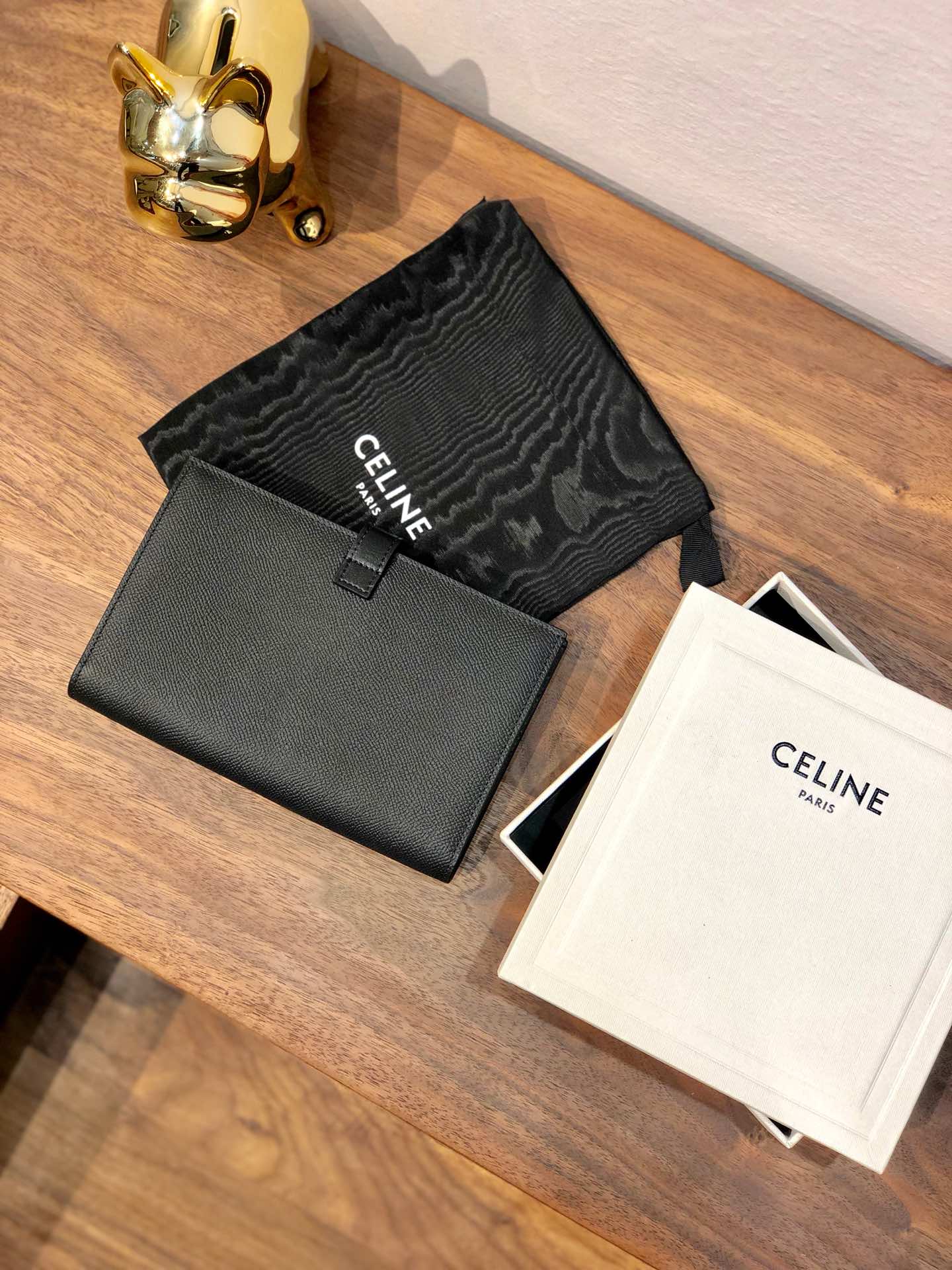 Кошелек Celine-Strap из зернистой телячьей кожи