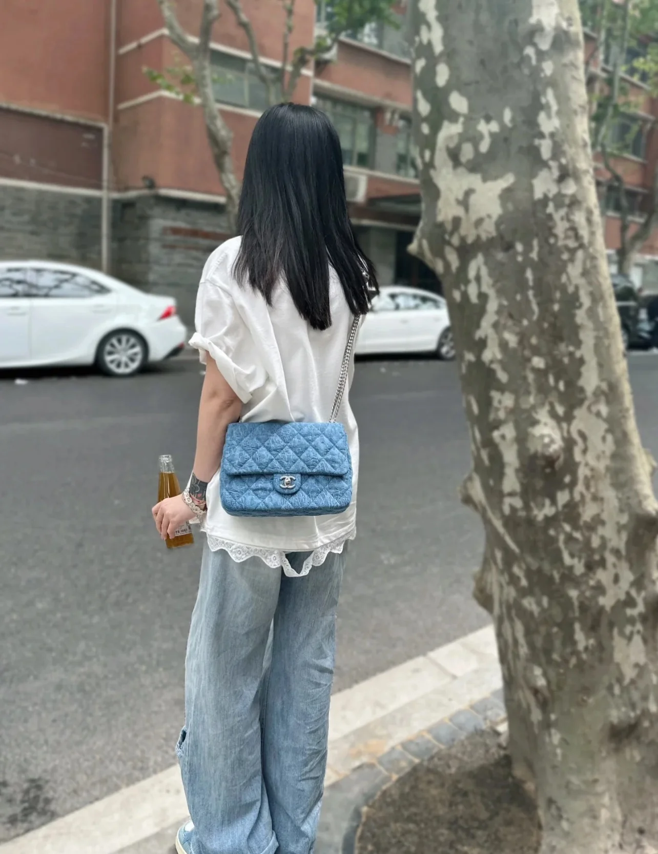 Коллекция Chanel Весна/Лето 2023 - Джинсовый узел в форме сердца с камелией - Квадратный - Светло-голубая серебряная пряжка - 24 см