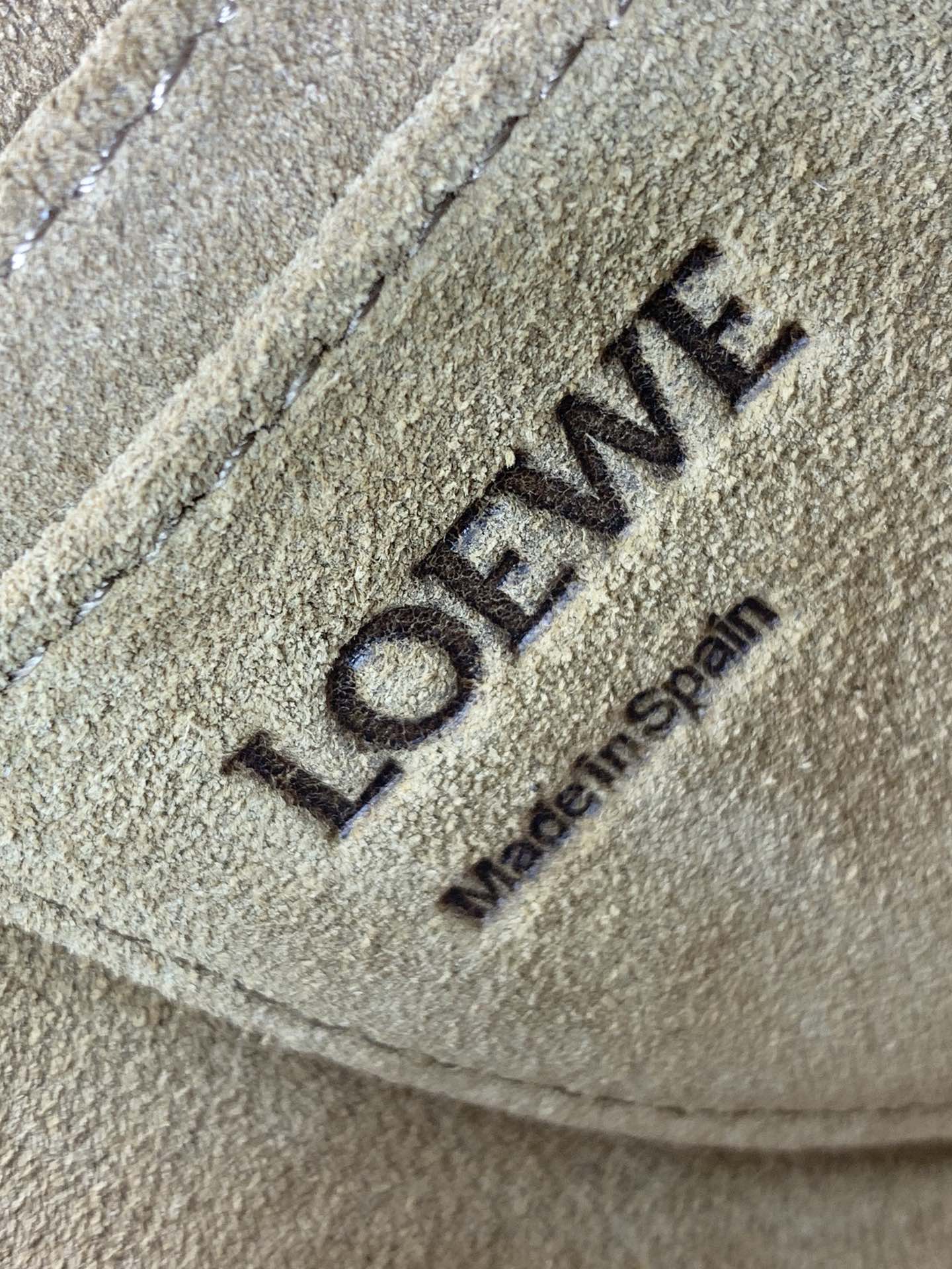 Loewe-gate-mini-21x12-5x9-5-cm