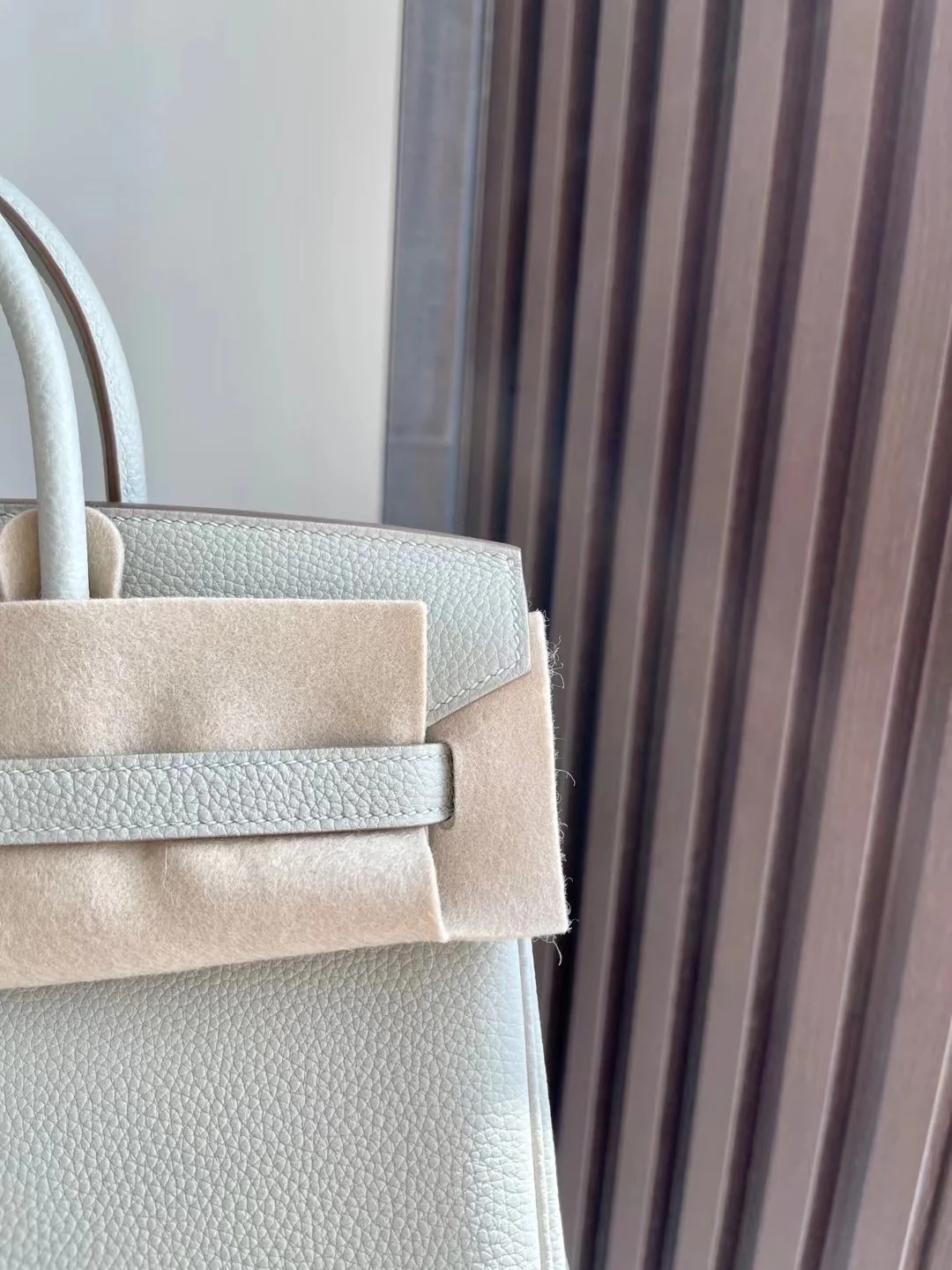 Сумка Hermes Birkin 25 Togo Pearl Grey 8O с золотой пряжкой