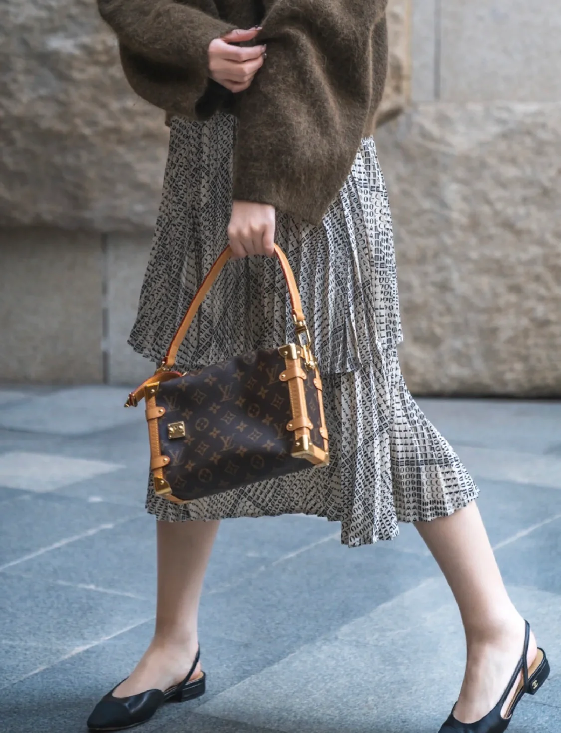 m46358-LV-side-trunk-mm-handbag/crossbody bag