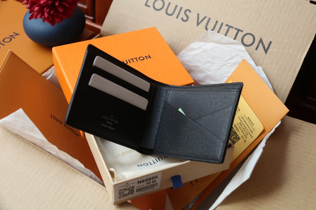 LV-m60895-небольшой короткий кошелек-черный в клетку