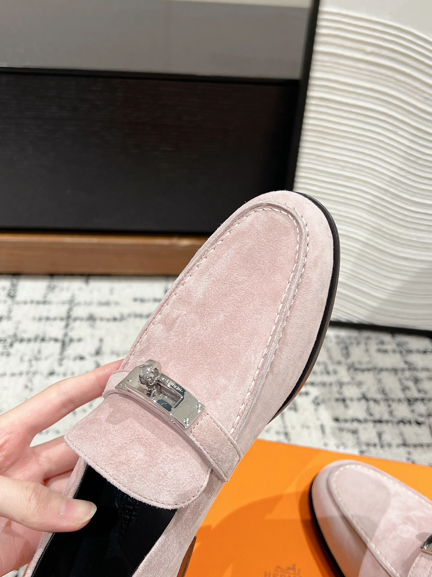 Лоферы Hermes Kelly Buckle 2024 — розовые