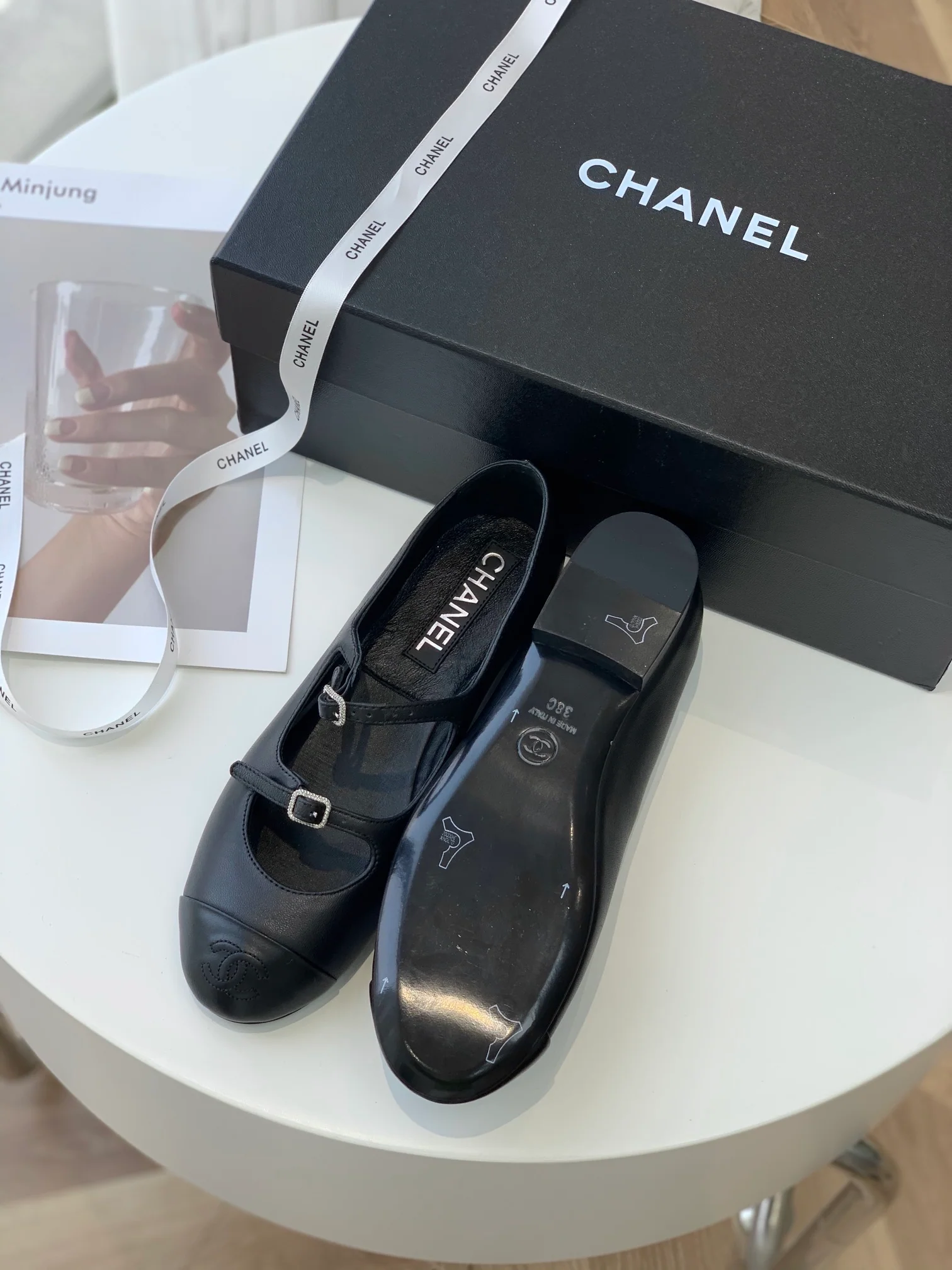 Новинка 2023 года от Chanel - туфли Мэри Джейн из овечьей кожи.