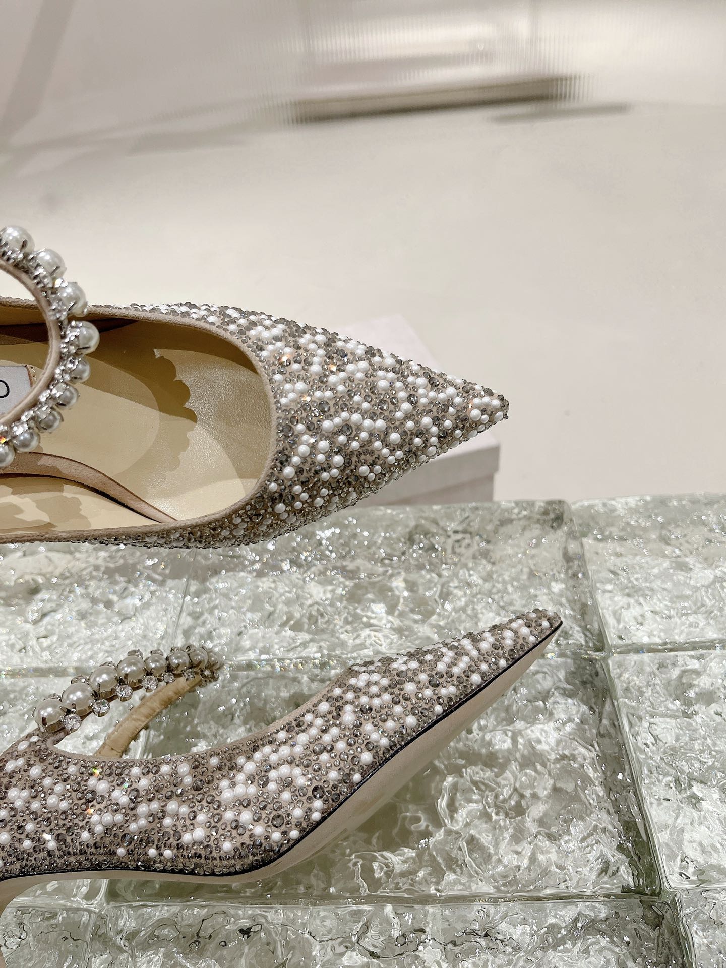 Туфли на высоком каблуке Jimmy с острым носком и жемчужной отделкой - 6-5 см - серебристые