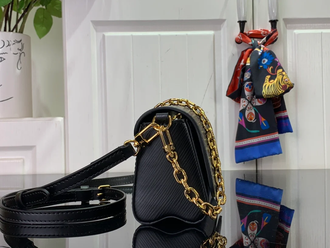 LV Twist West Pochette - Черная