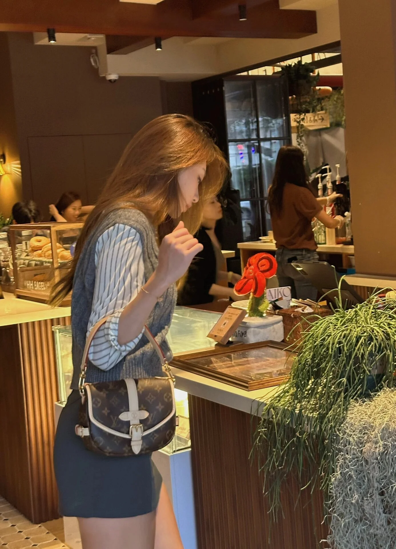 m46740-LV-saumur-bb-handbag/crossbody bag