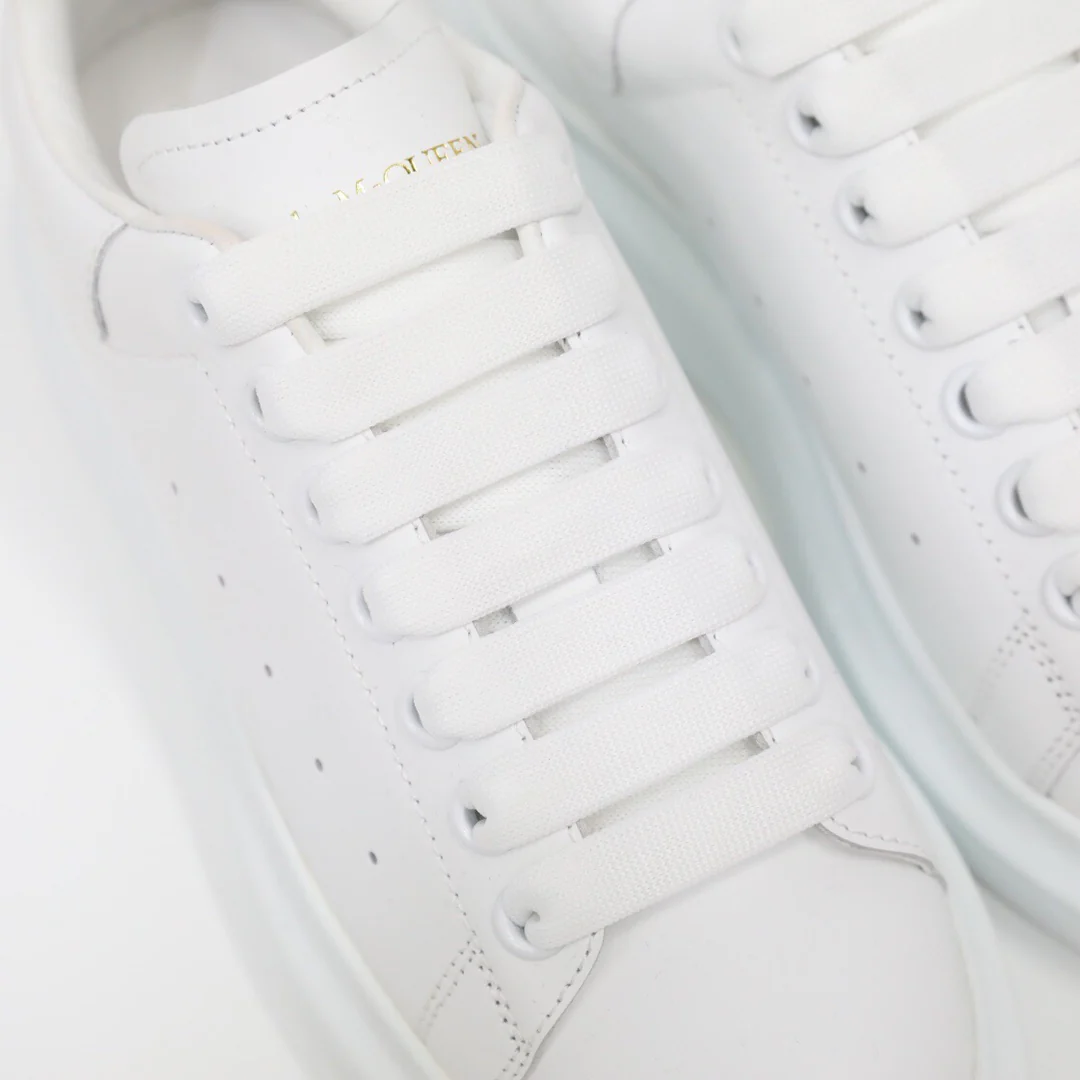 McQueen - Классические белые кроссовки - Полностью белые