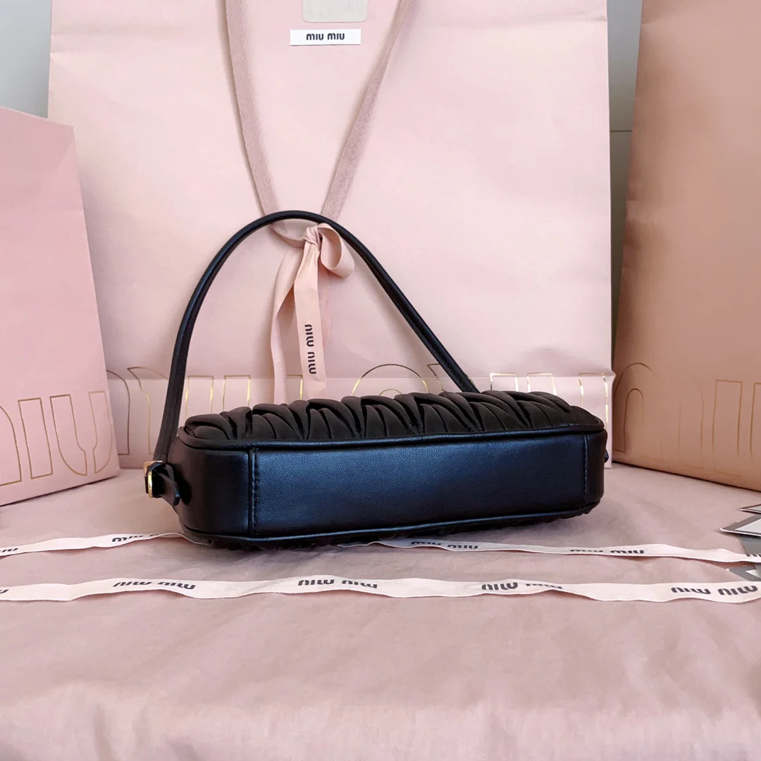 Сумка для маджонга Miu Miu-5ne024 с текстурированной вышивкой, черная.