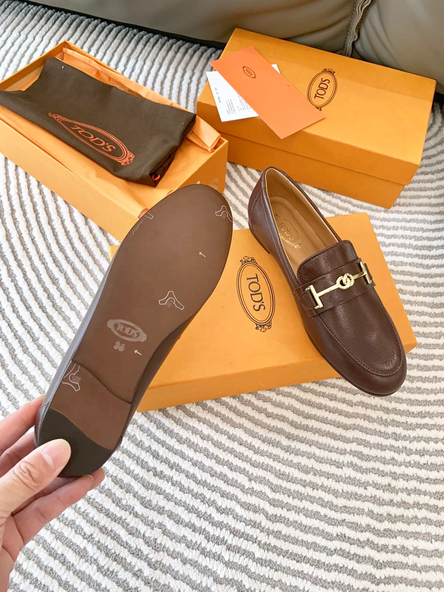 Новинка 2023 года от Tods - Лоферы - Темно-коричневые