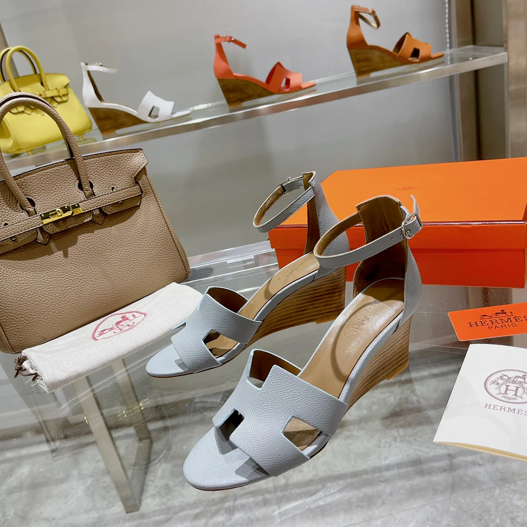 Новинки сезона весна/лето 2022 от Hermes - Сандалии на высоком каблуке - 2