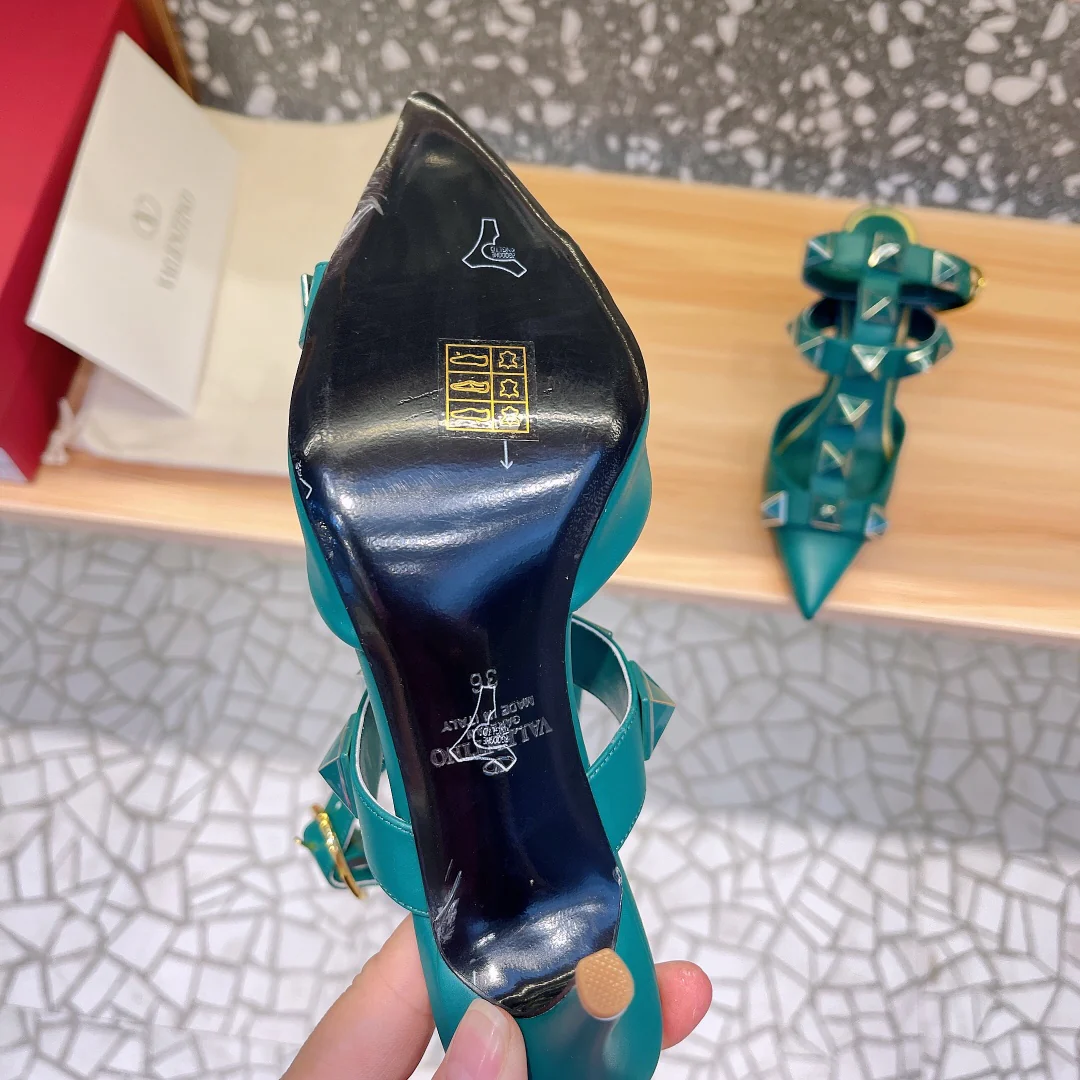 Valentino - Зеленые сандалии на шпильке