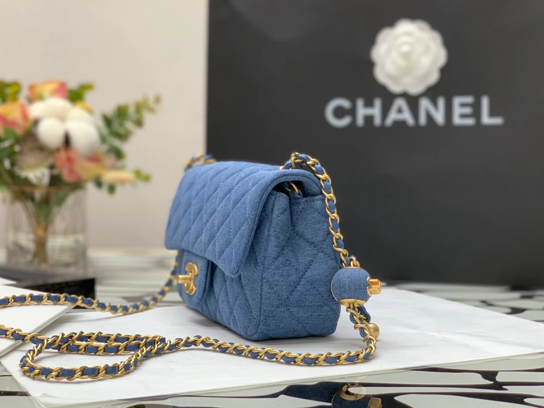 Chanel - Сумка с квадратным клапаном 