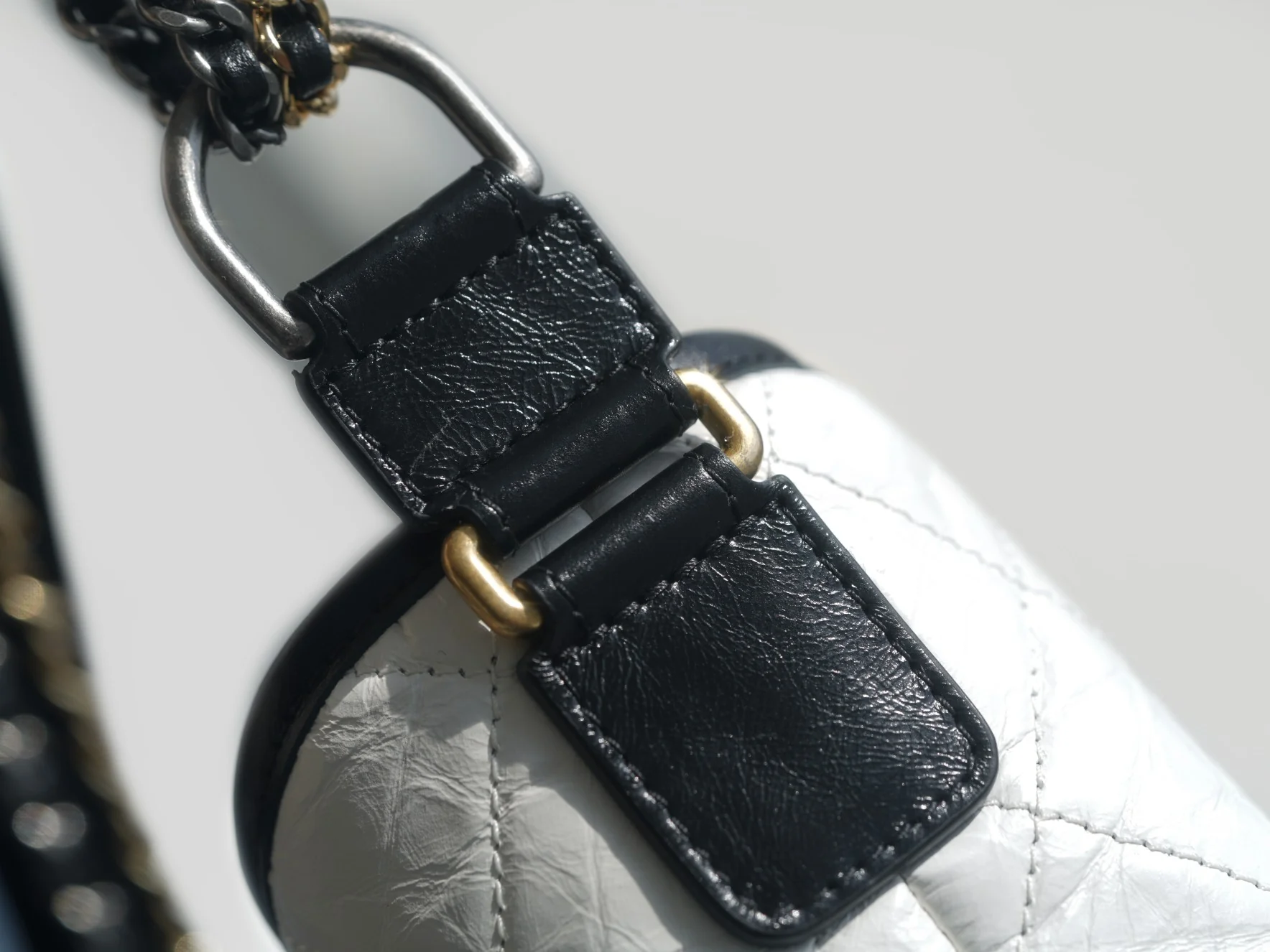 Сумка-хобо Chanel - белая, маленькая, 20 см