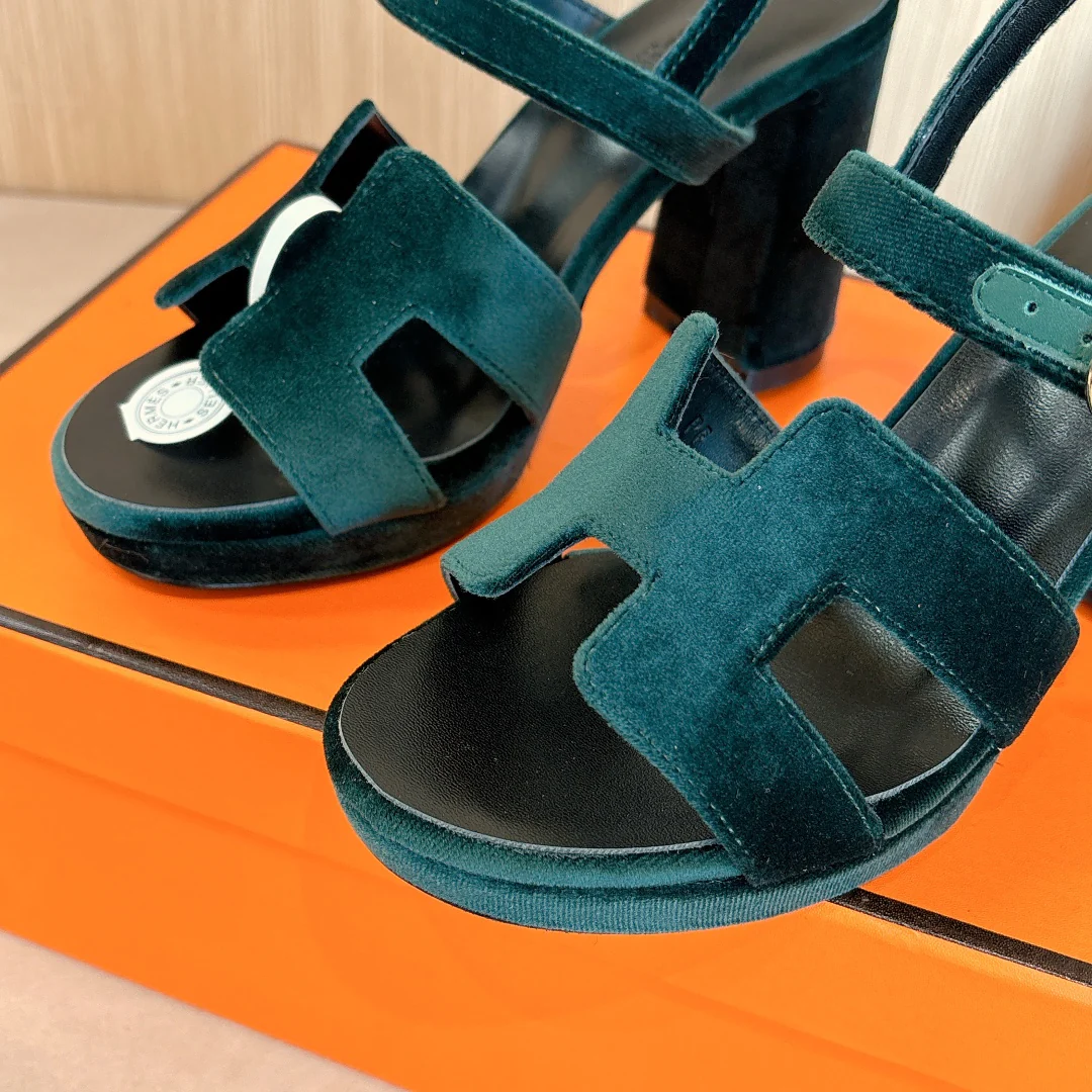 Босоножки на высоком каблуке Hermes Second Uncle 2024 года — зеленые.